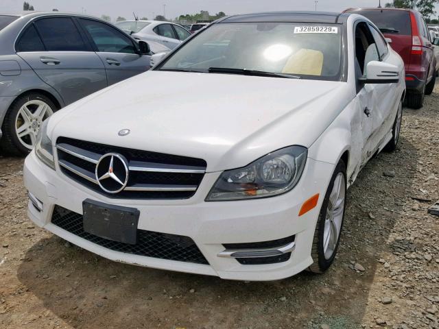 WDDGJ4HB6EG181151 - 2014 MERCEDES-BENZ C 250 WHITE photo 2