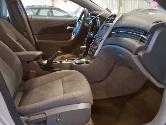 1G11B5SL2FF282935 - 2015 CHEVROLET MALIBU LS ვერცხლისფერი ფოტო 5
