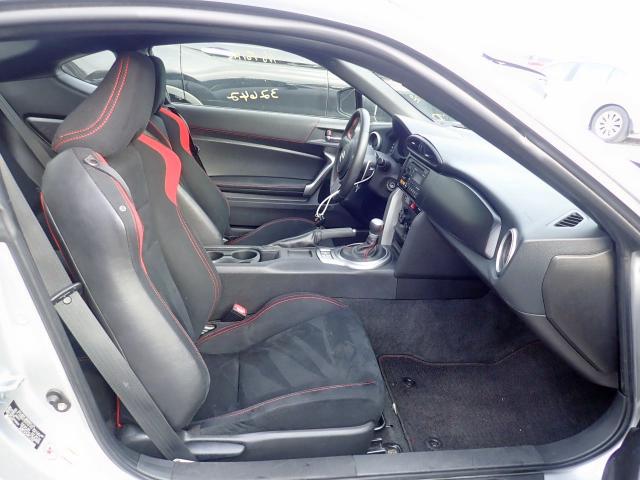 JF1ZNAA13D2705199 - 2013 TOYOTA SCION FR-S SILVER photo 5