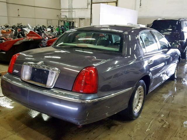 1LNHM81W71Y733976 - 2001 LINCOLN TOWN CAR E GRAY photo 4