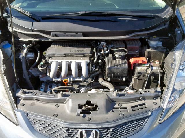 JHMGE8H31DC018121 - 2013 HONDA FIT GRAY photo 7