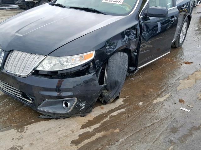 1LNHM93R99G625499 - 2009 LINCOLN MKS BLACK photo 9