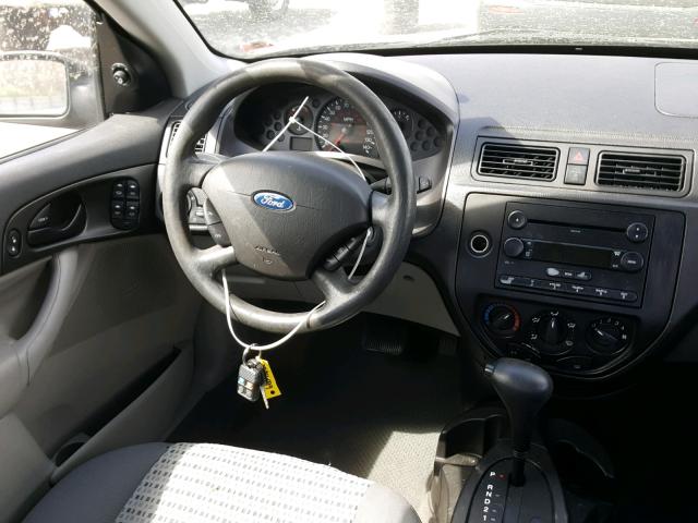 1FAFP34N67W218423 - 2007 FORD FOCUS ZX4 GRAY photo 9