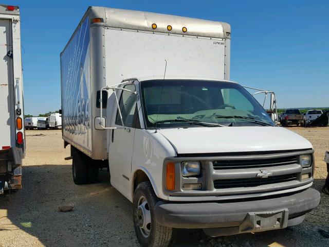 1GBJG31R111161214 - 2001 CHEVROLET EXPRESS CU WHITE photo 1