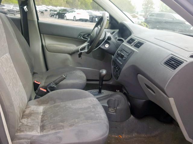 1FAFP34N85W273162 - 2005 FORD FOCUS ZX4 GRAY photo 5