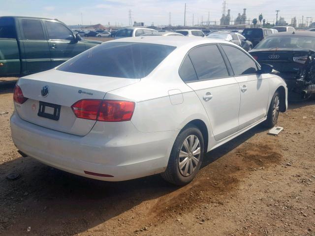 3VW2K7AJ2EM312258 - 2014 VOLKSWAGEN JETTA BASE WHITE photo 4