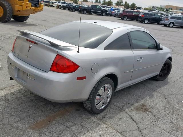 1G2AL18F187225576 - 2008 PONTIAC G5 GRAY photo 4
