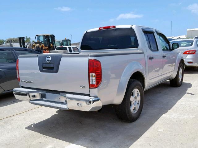 1N6AD07U08C409303 - 2008 NISSAN FRONTIER C SILVER photo 4