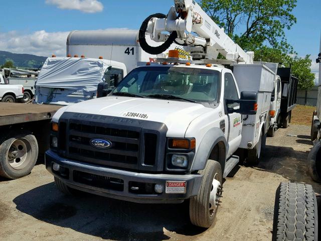 1FDAF56RX8EC14249 - 2008 FORD F550 SUPER WHITE photo 2