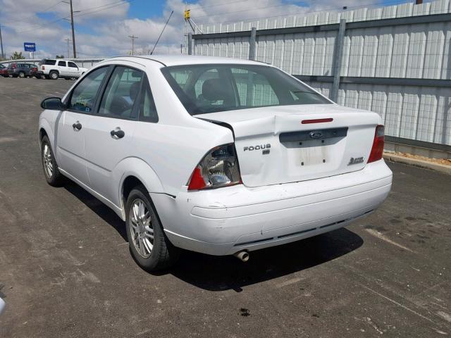 1FAHP34NX7W244144 - 2007 FORD FOCUS ZX4 WHITE photo 3