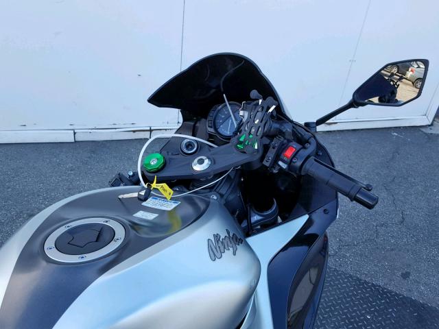 JKBZXJE13JA027110 - 2018 KAWASAKI ZX636 E GRAY photo 5