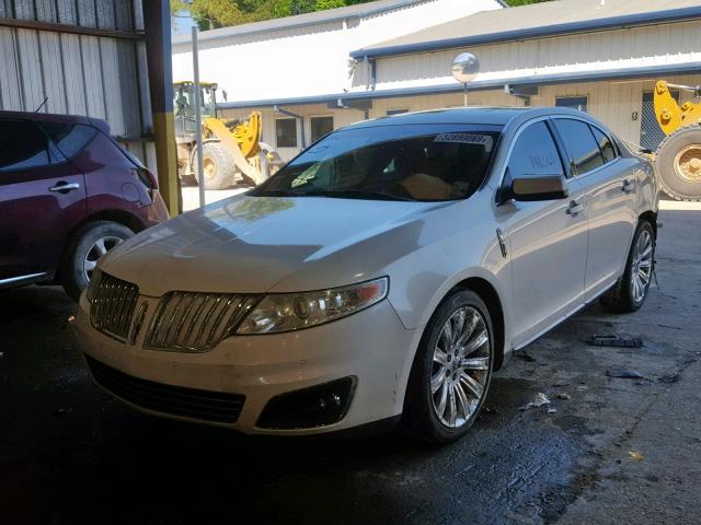 1LNHM93R09G616917 - 2009 LINCOLN MKS WHITE photo 2