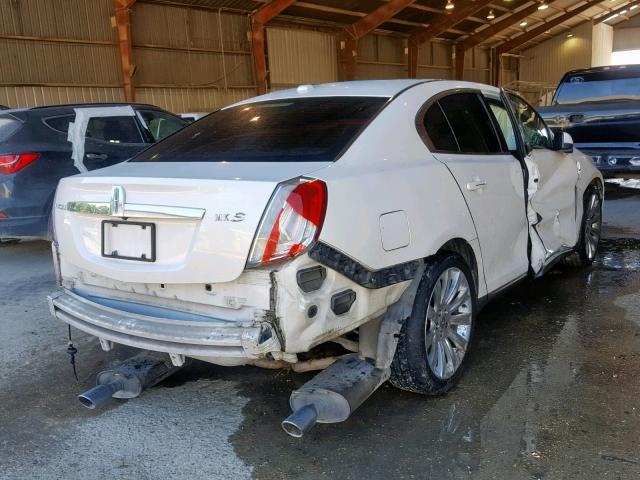 1LNHM93R09G616917 - 2009 LINCOLN MKS WHITE photo 4