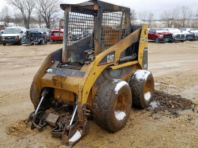 32892799 - 2002 CATERPILLAR 246C YELLOW photo 2