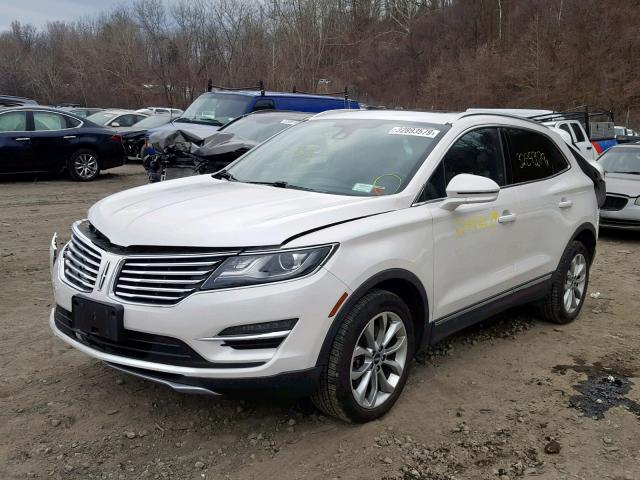 5LMCJ2D94HUL08106 - 2017 LINCOLN MKC SELECT WHITE photo 2