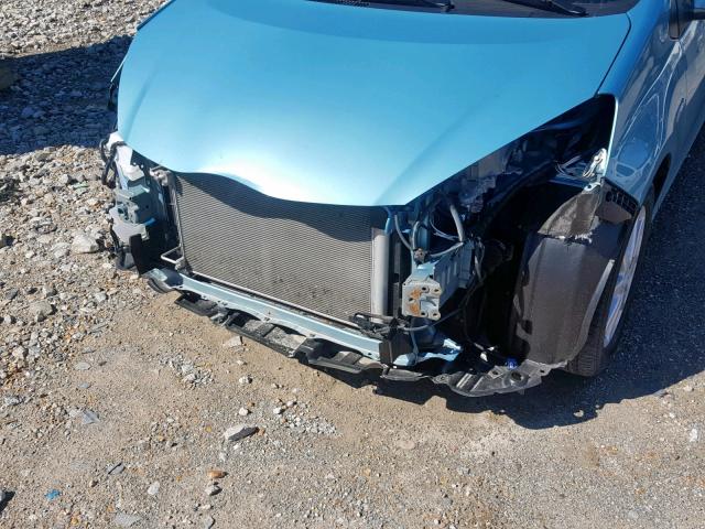 JTDKDTB32E1067075 - 2014 TOYOTA PRIUS C BLUE photo 9