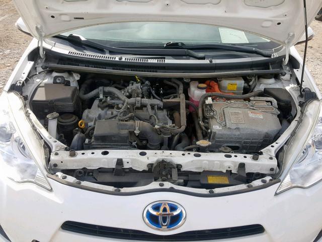 JTDKDTB39E1069633 - 2014 TOYOTA PRIUS C WHITE photo 7