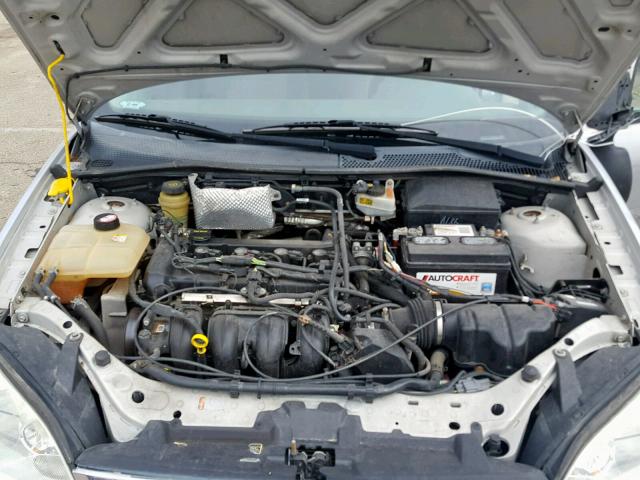 1FAFP34N55W216868 - 2005 FORD FOCUS ZX4 SILVER photo 7