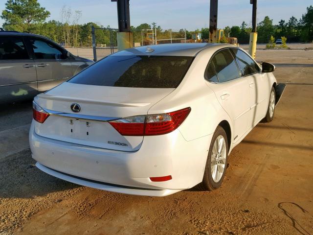 JTHBW1GG5E2073181 - 2014 LEXUS ES 300H WHITE photo 4