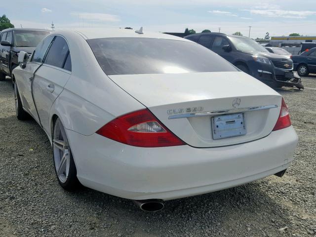 WDDDJ72X48A137441 - 2008 MERCEDES-BENZ CLS 550 WHITE photo 3