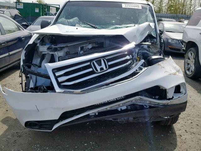 5FNYF4H28CB007072 - 2012 HONDA PILOT LX WHITE photo 7