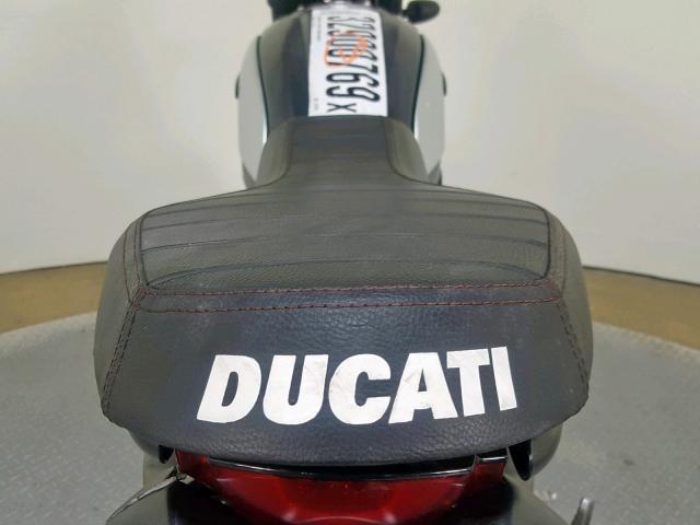 ML015ANM4JT015091 - 2018 DUCATI SCRAMBLER GRAY photo 18