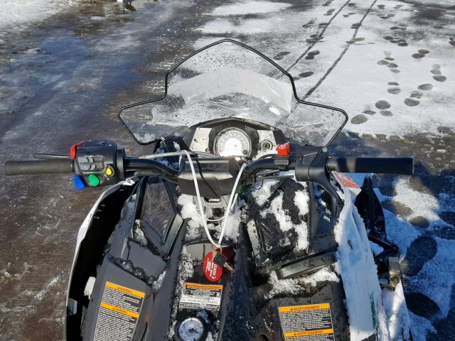 SN1CB6GSXFC516341 - 2015 POLARIS SNOWMOBILE WHITE photo 9