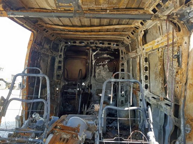 3C6TRVDG6HE551888 - 2017 RAM PROMASTER 烧焦的 照片 10