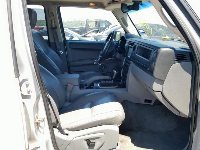 1J8HH48K66C253932 - 2006 JEEP COMMANDER GRAY photo 5