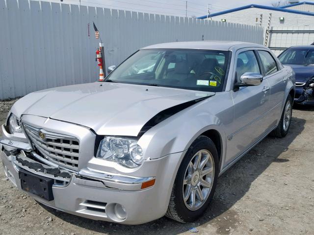 2C3LA63H26H197972 - 2006 CHRYSLER 300C SILVER photo 2