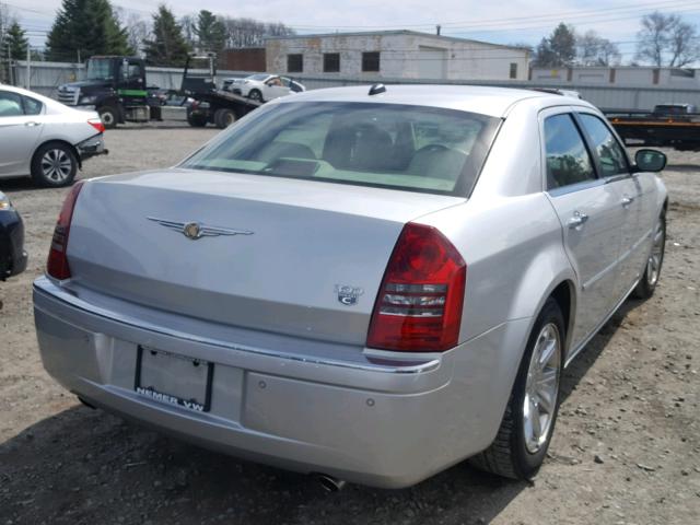 2C3LA63H26H197972 - 2006 CHRYSLER 300C SILVER photo 4