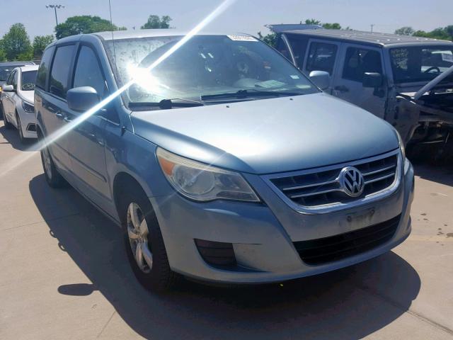 2V4RW3D19AR237058 - 2010 VOLKSWAGEN ROUTAN SE BLUE photo 1