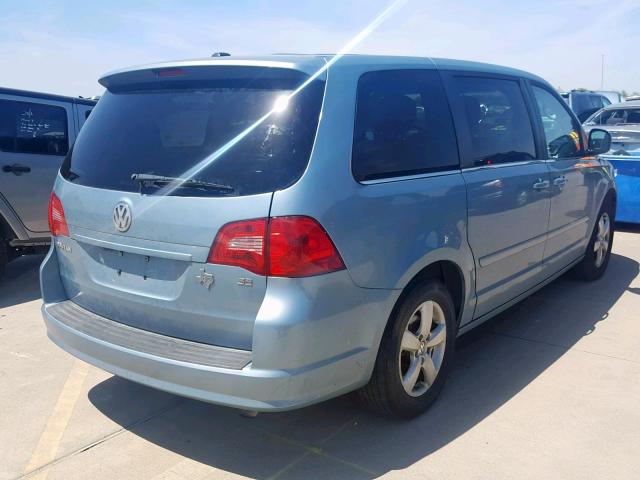 2V4RW3D19AR237058 - 2010 VOLKSWAGEN ROUTAN SE BLUE photo 4