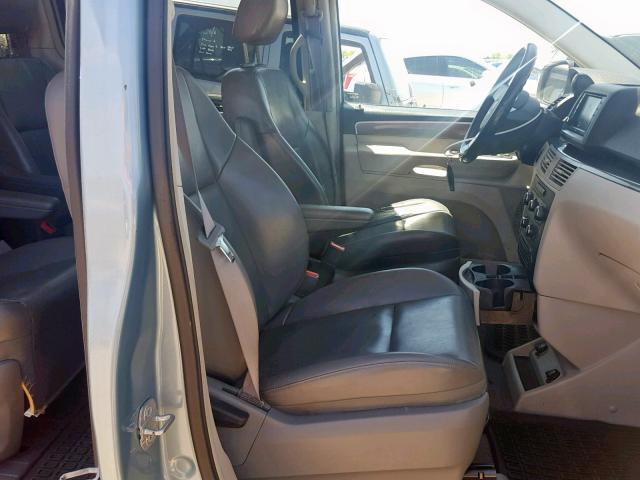 2V4RW3D19AR237058 - 2010 VOLKSWAGEN ROUTAN SE BLUE photo 5