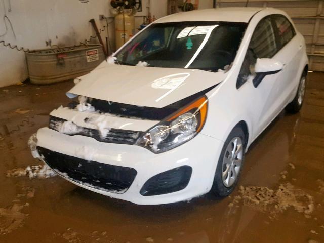 KNADM5A36C6017119 - 2012 KIA RIO LX WHITE photo 2