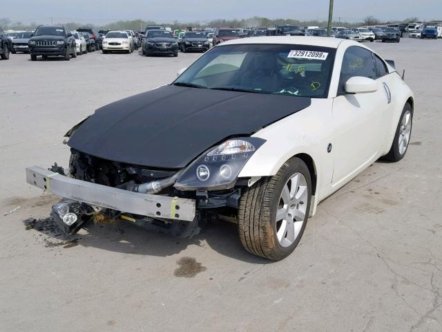 JN1AZ34D25M603950 - 2005 NISSAN 350Z COUPE WHITE photo 2