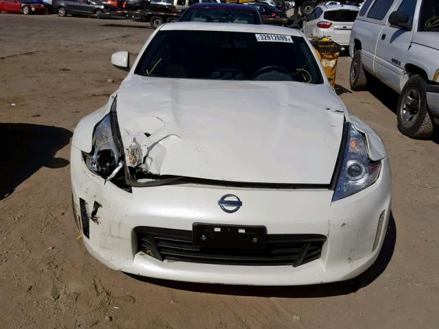 JN1AZ4EH0HM955047 - 2017 NISSAN 370Z BASE WHITE photo 9