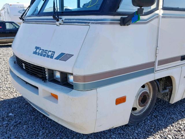 1GBKP37W9J3339098 - 1989 CHEVROLET CAMPER CREAM photo 9