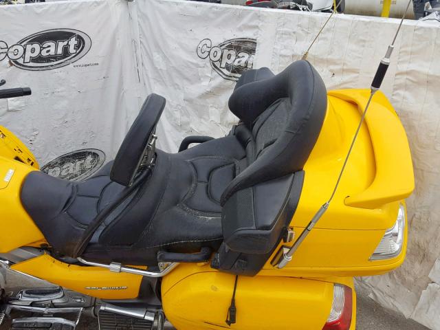 1HFSC47L5AA903057 - 2010 HONDA GL1800 YELLOW photo 6