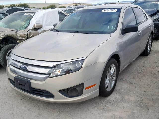 3FAHP0GA6AR246409 - 2010 FORD FUSION S CREAM photo 2