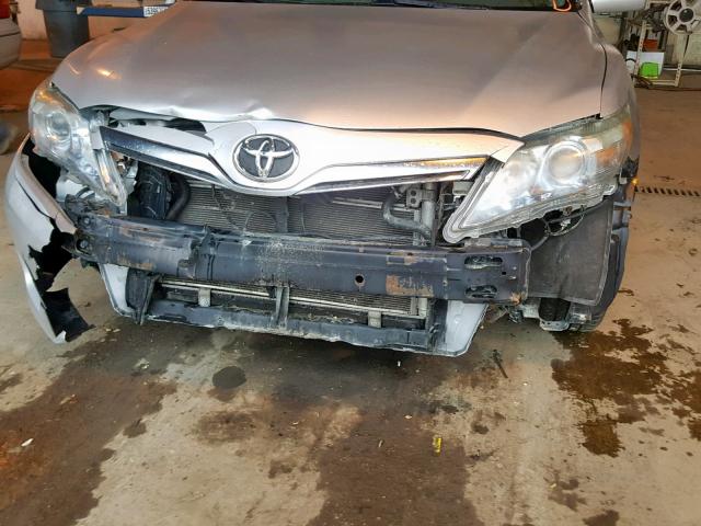 4T1BB3EK2AU124419 - 2010 TOYOTA CAMRY HYBR SILVER photo 9