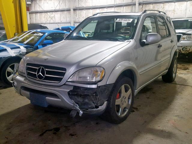 4JGAB74E01A264338 - 2001 MERCEDES-BENZ ML 55 SILVER photo 2