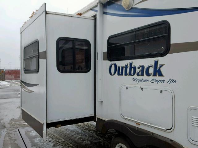 4YDT29825DB451546 - 2013 KEYSTONE OUTBACK WHITE photo 5