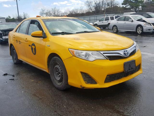 4T1BD1FK5EU134347 - 2014 TOYOTA CAMRY HYBR YELLOW photo 1