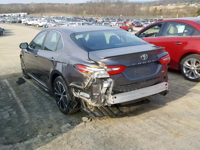 4T1B11HK8JU623826 - 2018 TOYOTA CAMRY L GRAY photo 3