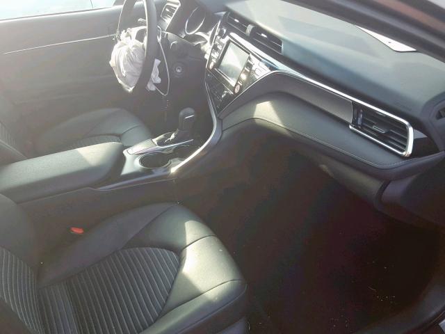 4T1B11HK8JU623826 - 2018 TOYOTA CAMRY L GRAY photo 5