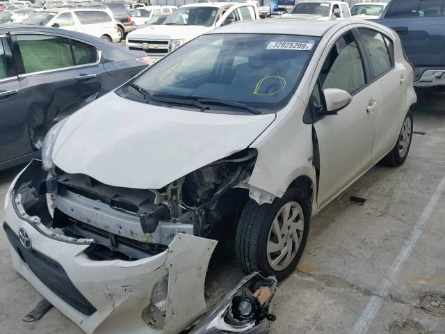 JTDKDTB39F1586593 - 2015 TOYOTA PRIUS C WHITE photo 2