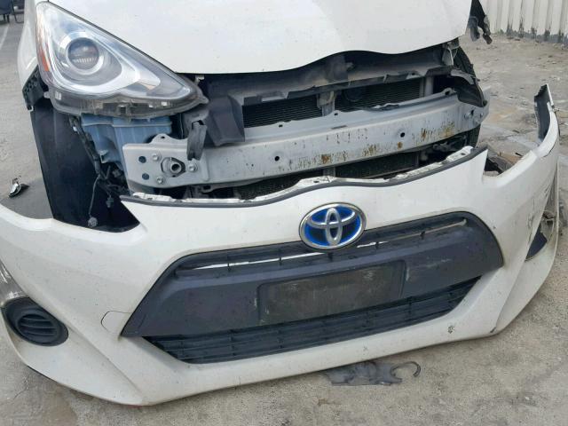 JTDKDTB39F1586593 - 2015 TOYOTA PRIUS C WHITE photo 9