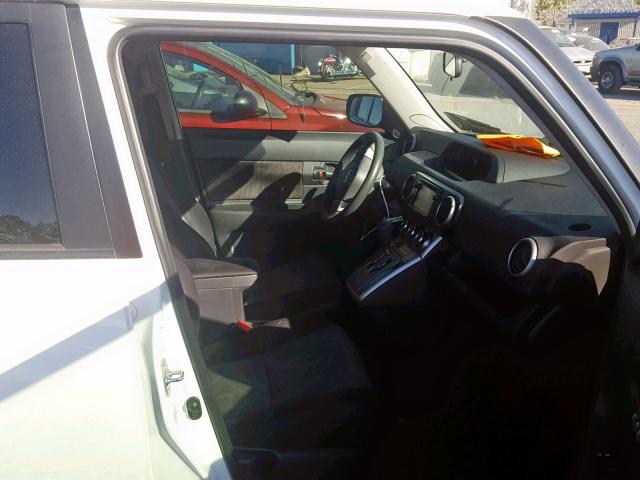 JTLZE4FE2EJ064789 - 2014 TOYOTA SCION XB 白色 照片 5
