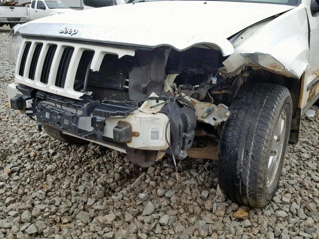 1J8GR48K08C215947 - 2008 JEEP GRAND CHER WHITE photo 9